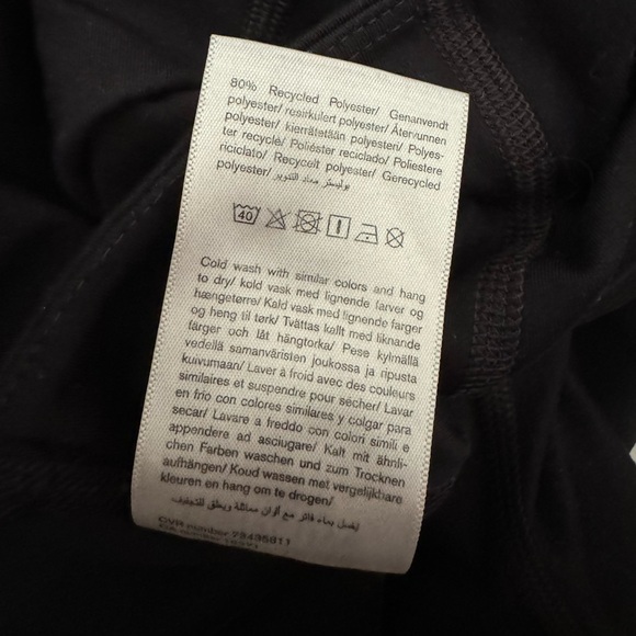 Girlfriend Collective Black Leggings with Pockets - Picture 4 of 7